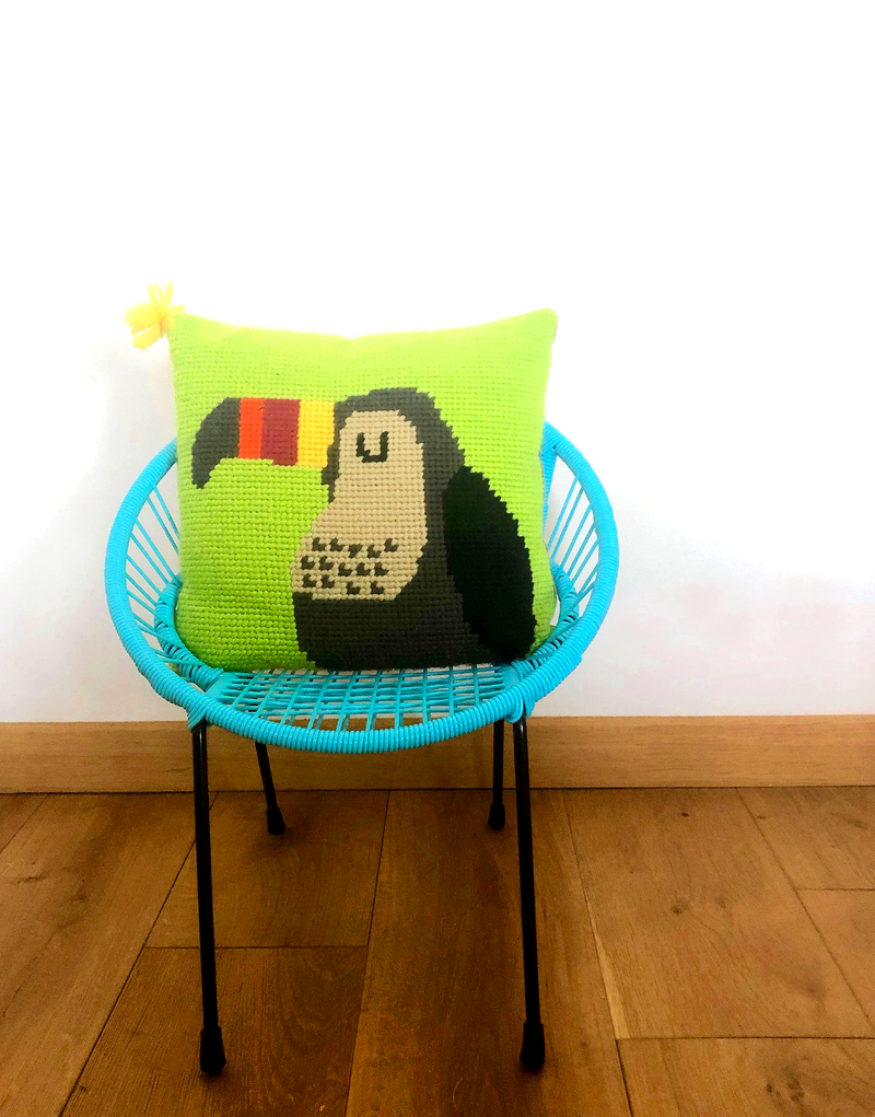 Coussin tapisserie fait main / Toucan 35cm X 35cm