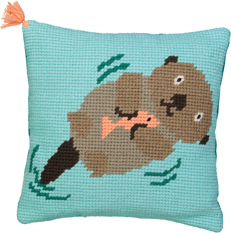 Coussin tapisserie fait main / Loutre 35cm X 35cm