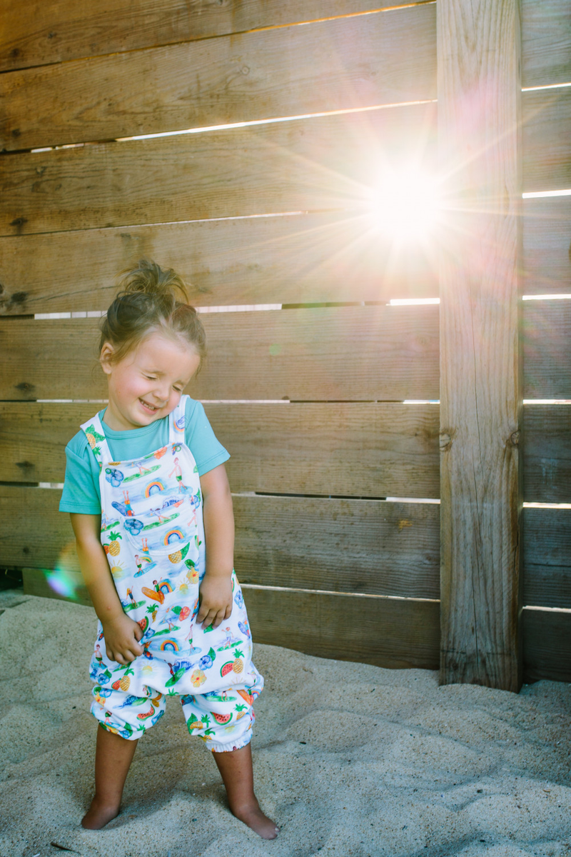 ANCHOR POINT Tots Organic Cotton Jersey Dungarees/White (Hawaiian)